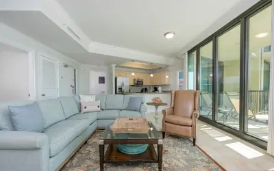 Phoenix on the Bay 1320