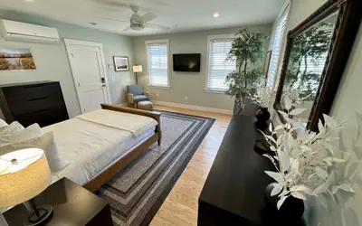 Downtown Newport Gem 1BR w/ Parking & Prime Spot