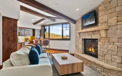 Ski-In/Ski-Out 1BR Retreat + Hot Tub