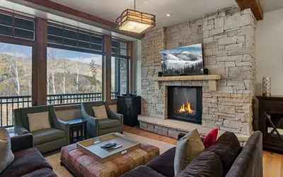 Ski-In/Ski-Out Retreat | Hot Tub + Bunk Room