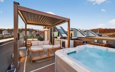 4BR Twilight Lane with Hot Tub