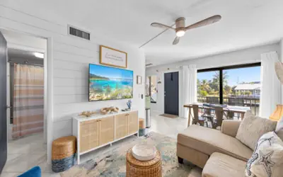 Tennis Place Unit B22