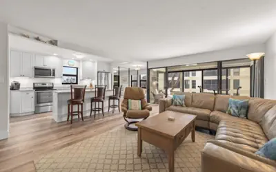 Kings Crown Unit 212