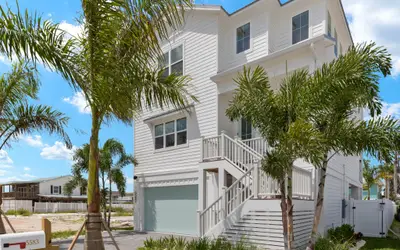 5583 Sun & Salt Retreat: 5BR/4.5BA NEW Pool Home!