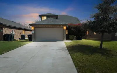 Dimples in Temple - Texas Charm & Modern Comfort