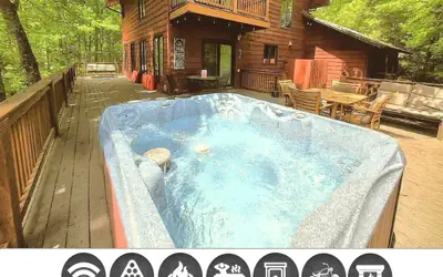 Wandering Bear Lodge