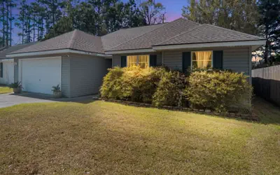 3BR Savannah Home Sleeps 5 Near historic District