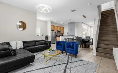 5 Bed Spacious Home With Private Splash Pool