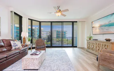 Phoenix on the Bay 1309