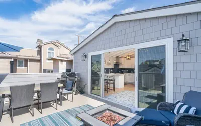 Balboa Island Charmer: 304 Ruby B