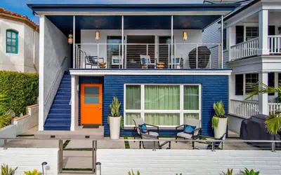 Balboa Island Beauty – Updated Upper Unit Retreat