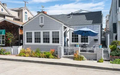 Charming Balboa Island Duplex: 304 AB