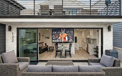 Gorgeous + Modern Oasis w/ Huge Front Patio:122