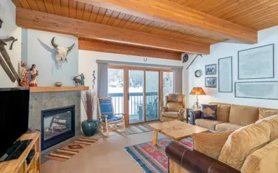 Riverside Condos B101