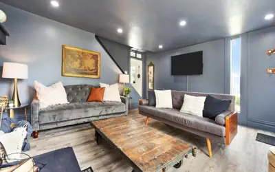 Yinz Retreat, Above the city!