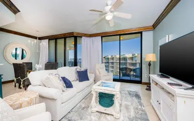 Phoenix on the Bay 1527