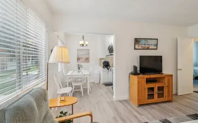 Beautiful 2 Bed Beach Getaway #115