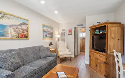 Lovely 1 Bed Beach Condo #128