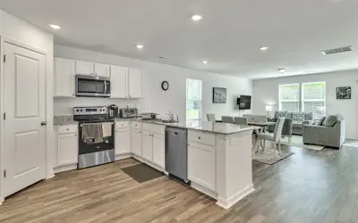 Perfect Location 5BR Family Friendly Retreat