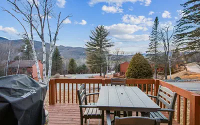 Hudson 76I - A Stylish Mountain Retreat