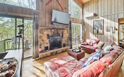 Charming Porter House in the heart of the Poconos