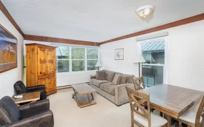 Mountainside Inn 413