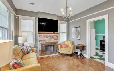 Retro Revival with Modern Comfort - A Mid-Century Gem in Gonzales LA