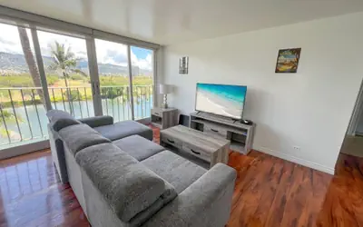 Serene Ala Wai Palms 2-Bedroom