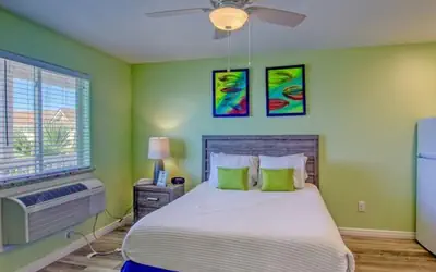 BeachGate Condo Suites and Oceanfront Resort - King Condo