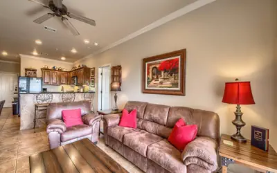 VG 206 Waterfront Oasis