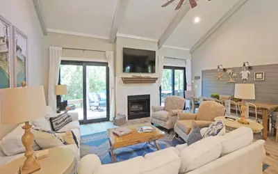 Shady Pines - PET FRIENDLY / PRIVATE POOL!