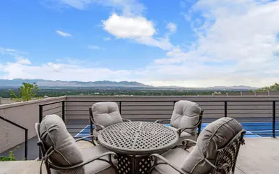 All-New Luxe Stay Views, Sauna & Hot Tub close SKI