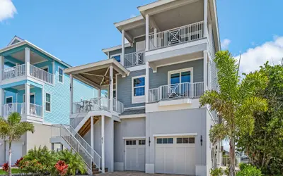 673 White Sands Retreat: Bay Views, Pool, Elevator