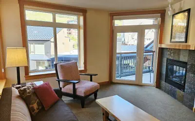 Schweitzer PM: Ski-In/Out 1BR Condo - White Pine 402 Village View