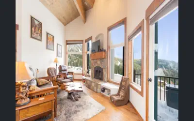 Schweitzer PM: Peaks 73 - 4BR Townhome w/ Hot Tub & Ski-In/Out