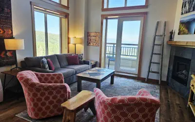 Schweitzer PM: Lake+Mtn Views White Pine 107