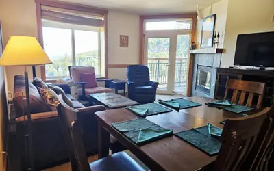 Schweitzer PM: White Pine 208 w/ Lake Views