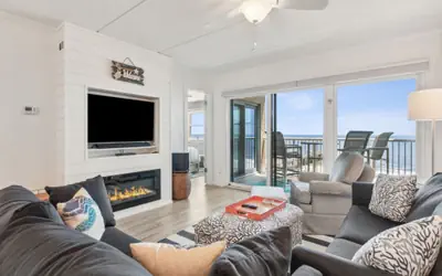 663 Amelia by the Sea