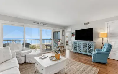 444 Amelia by the Sea