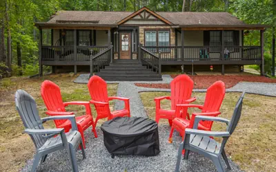 Cozy Cove Escape - Lakeside Retreat