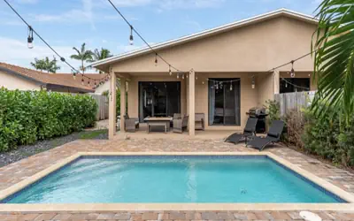 Fox Sonata Downtown Pool House