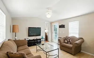 Desert Haven Cozy 2-Bedroom Mobile Home Near NMSU