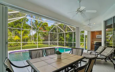 Relaxed Tropical NAPLES Retreat 5 mi to Beach