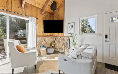 HNC0691 - Tramway Treat