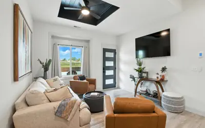 Brand New Cool Comfy Lawrence Retreat