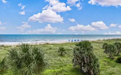 Cozy Beachfront 1BR w/ Stunning Views