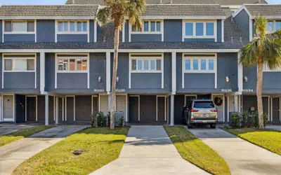 Steps to The Beach - 3BR Ocean View