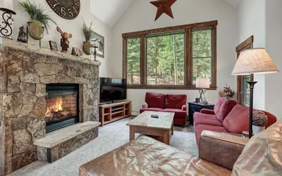 Private Townhome Close to Ski Back and Hot Tub