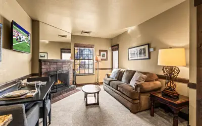 Copperbottom Inn 103