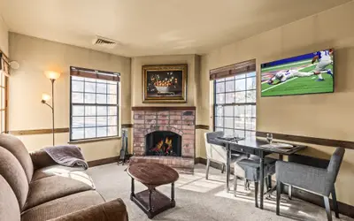 Copperbottom Inn 104